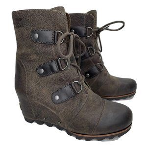 SOREL Joan Of Arctic Wedge Boot 8 Dark Brown Nubuck Mid Leather Boot NL 1987-028